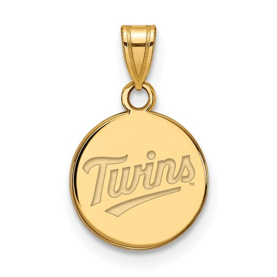 Show your Minnesota Twins pride with the SS Gold-plated MLB Minnesota Twins T-C Small Disc Pendant, featuring a smooth, gold-plated round design and a "Twins" engraving in stylized script across the front.