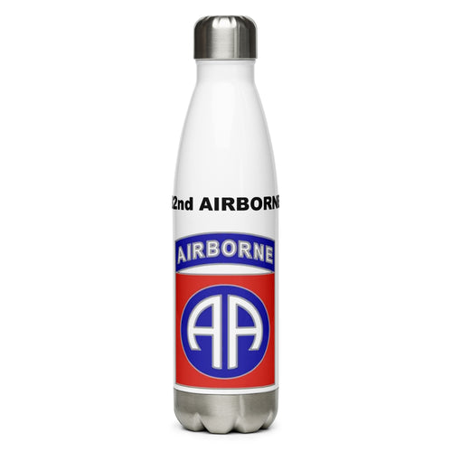 Designed with the 82nd Airborne logo of the US Army, this water bottle is the perfect addition for today's soldier